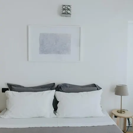 Knit Bed and breakfast *